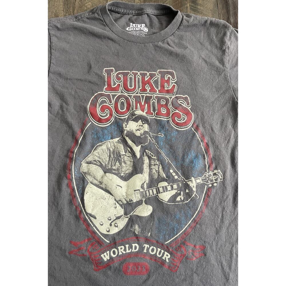 Luke Combs 2023 World Tour T-Shirt Gray Guitar Country (Small)